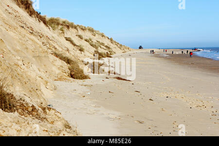 Vue d'une érosion des dunes de sable sur la plage du nord à l'Est de la côte de Norfolk à Winterton-sur-Mer, Norfolk, Angleterre, Royaume-Uni, Europe. Banque D'Images