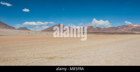 Vue panoramique sur le désert de Salvador Dali dans Eduardo Avaroa, Réserve nationale de faune andine Bolivie - Amérique du Sud Banque D'Images