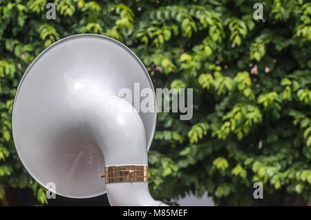 L'arrière d'un instrument sousaphone Banque D'Images