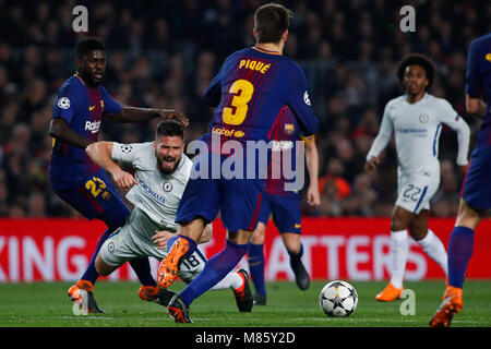 Barcelone, Espagne. 14 mars, 2018. 14 mars 2018 - Camp Nou, Barcelona, Espagne - Ligue des Champions - FC Barcelone v Chelsea FC ; Samuel Umtiti de FC Barcelone s'arrête à un arbre Olivier Giroud du Chelsea FC Crédit : CORDON PRESS/Alamy Live News Banque D'Images