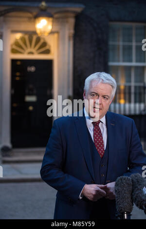 Londres, Royaume-Uni. 14 mars, 2018. Carwyn Jones, Premier Ministre du Pays de Galles, parle de diffuser des médias à l'extérieur de 10 Downing Street, à la suite d'une réunion avec le premier ministre Theresa May. Les questions abordées ont inclus l'article 11 de la Loi, le retrait de l'UE Swansea Bay lagon des marées, la dévolution de Air Passenger Duty et la United States' les récentes déclarations concernant l'acier. Credit : Mark Kerrison/Alamy Live News Banque D'Images