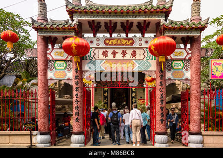 L'un des nombreux temples et sanctuaires à Hoi An, Vietnam Banque D'Images