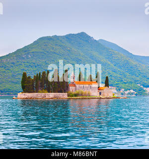 Saint George Island (Sveti Dorde) dans la baie de Kotor, Monténégro, près de la ville de Perast - paysage de l'eau Banque D'Images