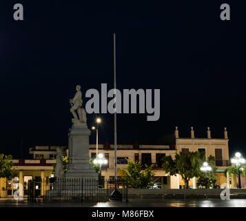 Holguin, Cuba - 31 août 2017 : Monument du Général Calixto Garcia dans la place principale de la ville, le Parque Calixto Garcia. Banque D'Images