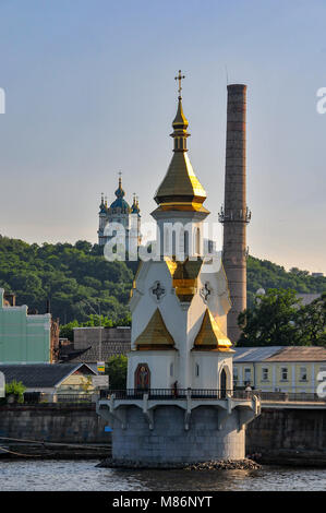 Saint Nicolas The Wondermaker sur l'eau l'Église et de l'Eglise Saint André à Kiev, Ukraine Banque D'Images