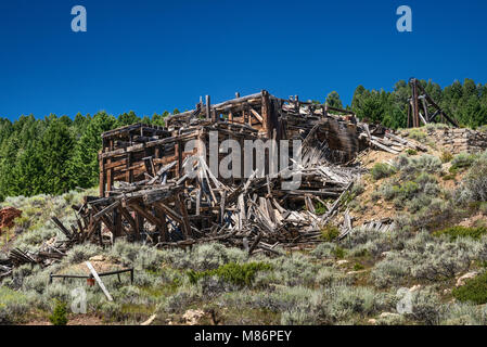 Bâtiment en ruine en ville fantôme de Elkhorn, Montana, USA Banque D'Images