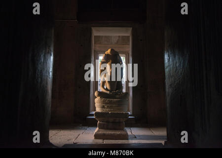 La sculpture du roi Jayavarman viii au temple Khmer ruines du parc historique de Phimai Phimai au Festival dans la ville de Phimai dans la provi Banque D'Images