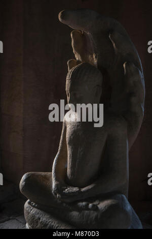 La sculpture du roi Jayavarman viii au temple Khmer ruines du parc historique de Phimai Phimai au Festival dans la ville de Phimai dans la provi Banque D'Images