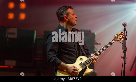 Manic Street Preachers Garniture samedi soir sur la scène principale au Festival 2016 ; victorieux, Southsea Hampshire Banque D'Images