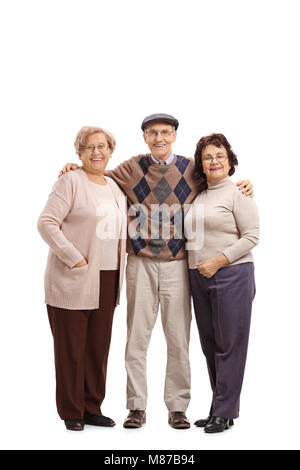 Portrait d'un homme âgé avec deux femmes âgées regardant la caméra et smiling isolé sur fond blanc Banque D'Images