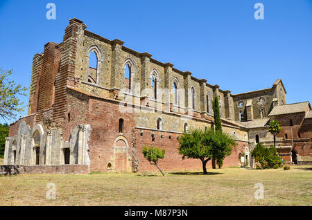 Abbaye de San Galgano, Montesiepi, Sienne, Toscane, Italie Banque D'Images