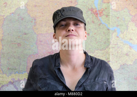 Homme politique ukrainien et ancien pilote de l'aviation de l'Armée de Nadiya Savchenko représente un portrait dans son bureau de Kiev - 15 septembre 2016, Kiev, Ukraine Banque D'Images