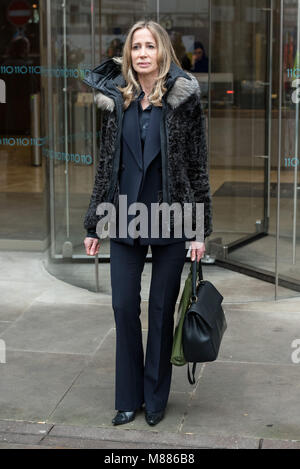 Londres, Royaume-Uni. 15 mars, 2018. Michelle Young, l'ex-épouse de feu tycoon propriété Scot Young prend part à l'appel de la photo dans les bureaux de son syndic de faillite, FRP, Comité consultatif par rapport à son divorce. Credit : Raymond Tang/Alamy Live News Banque D'Images