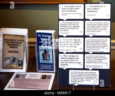 Westerville, Ohio, USA. Mar 15, 2018. L'Anti-Saloon League le Musée à la Bibliothèque publique de San Francisco abrite une vaste collection de documents relatifs à l'organisation politique, qui, par le biais de lobbying et de l'imprimé, a transformé une croisade morale contre la fabrication, la vente et la consommation d'alcool dans le 18e amendement de la Constitition. La Ligue et ses publishing company wwere en mesure de promouvoir la cause de la tempérance en publiant des milliers de dépliants, brochures, des chansons, des histoires, des dessins animés, des feuilletons, des magazines et des journaux dans le même bâtiment qui sert maintenant Banque D'Images