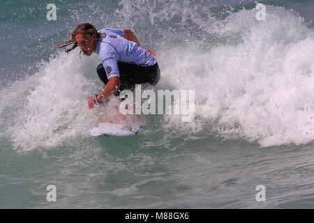 L'Australie, Sydney. 02nd, 2016 mar. Lliam Mortensen d'Australie surf au cours d'une séance de qualification, troisième jour, 2 Ronde, à la chaleur, 18 de l'Australi Banque D'Images