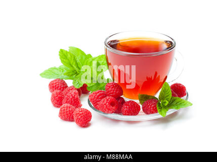 Plateau de Fruits Rouge à la framboise et menthe isolé sur fond blanc Banque D'Images