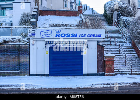 Rossi Ice Cream parlour. La neige. Fermé Banque D'Images