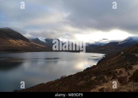 'Île de Skye' 'Scotland' 'skye bridge'chutes d' 'highlands' 'croft' 'scenery' 'bateaux''océan atlantique' 'mmontagnes' 'Personnes' 'Scotland' 'lochs'. Banque D'Images