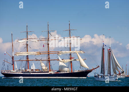 Barque "edov' et 'Hollandais volant' schooner. Baie de Gdansk, en Pologne, en Europe. Banque D'Images