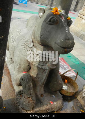 Baijnath est célèbre pour son 13ème siècle temple dédié à Shiva Banque D'Images