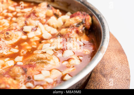 Pâtes cannelloni italien cuit en cocotte Banque D'Images