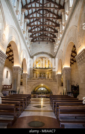 Intérieur de l'église franciscaine de la Transfiguration, Mont Tabor, Vallée de Jezreel, Galilée, Israël (architecte Antonio Barluzzi 1924) Banque D'Images