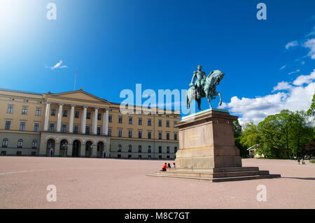 Statue du Roi norvégien Carl Johan XIV - OSLO, Norvège Banque D'Images