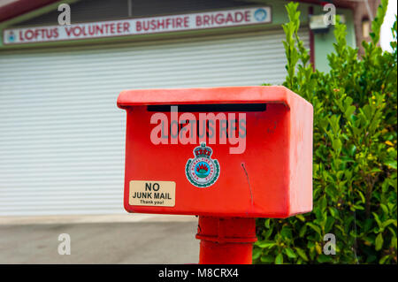 Loftus de banlieue. Avis de red letterbox Loftus pompiers bénévoles Centre. NSW. L'AUSTRALIE Banque D'Images