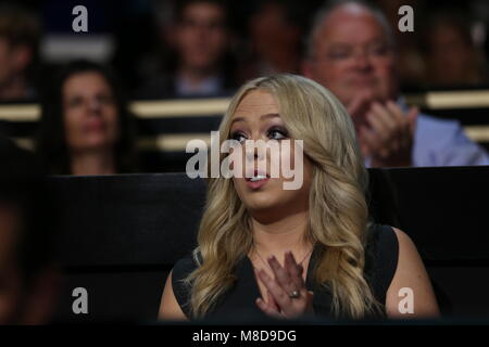 Cleveland, Ohio, USA, 18 juillet 2016 Tiffany Trump plus jeune fille de Donald Trump se trouve dans la famille fort à la Convention Nationale Républicaine Crédit : Mark Reinstein/MediaPunch Banque D'Images