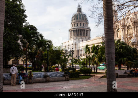 La Havane, Cuba - 12 décembre 2016 : Le Capitole de La Havane, près du Central Park Banque D'Images