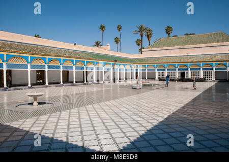 L'arrière-cour du Palais Bahia à Marrakech, Maroc. Ce palais du 19ème siècle a été construit pour Si Moussa, chambellan du Sultan Hassan I de Moro Banque D'Images