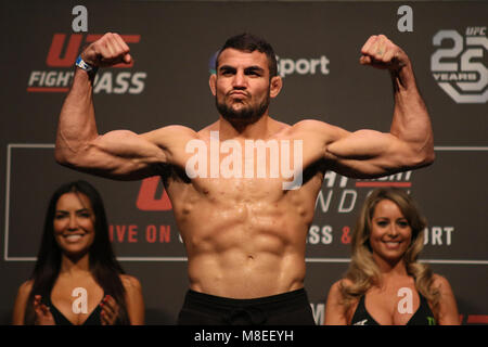 Londres, Royaume-Uni. 16 mars, 2018. Nad Narimani pèse sur l'avenir de l'UFC Londres Crédit : Dan Cooke/Alamy Banque D'Images