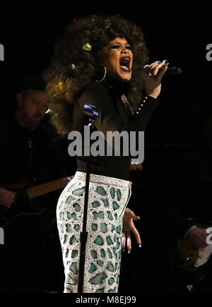 New York City, New York, USA. Mar 15, 2018. Singer l'ANDRA effectue au cours de la deuxième journée l'amour annuel Rocks NYC ! Un concert-bénéfice au profit de l'amour de Dieu nous livrer tenue au Beacon Theatre. Credit : Nancy/Kaszerman ZUMA Wire/Alamy Live News Banque D'Images