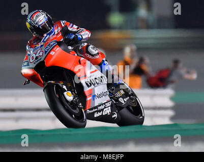 Doha, Qatar. Mar 16, 2018. L'Italien Andrea Dovizioso MotoGP rider du team Ducati participe à la libre-pratique 2 au cours de la 2018 Grand Prix MotoGP du Qatar à Losail Circuit de Doha, capitale du Qatar, le 16 mars 2018. Credit : Nikku/Xinhua/Alamy Live News Banque D'Images