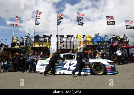 Fontana, CA, USA. Mar 16, 2018. Fontana, California, USA. 16 mars 16, 2018 - Fontana, California, USA : la série NASCAR Monster Energy Cup equipes sur la piste à la pratique pour l'Auto Club 400 à Auto Club Speedway à Fontana, en Californie. Crédit : Justin R. Noe Asp Inc/ASP/ZUMA/Alamy Fil Live News Banque D'Images