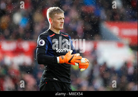 Stoke-on-Trent, Royaume-Uni, le 17 mars 2018. La Jordanie Pickford d'Everton lors de la Premier League match entre Stoke City et Everton à Bet365 Stadium le 17 mars 2018 à Stoke-on-Trent, en Angleterre. (Photo de Daniel Chesterton/phcimages.com) Banque D'Images