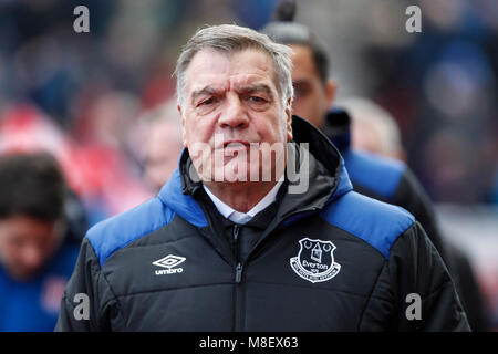 Stoke-on-Trent, Royaume-Uni, le 17 mars 2018. Gestionnaire d'Everton Sam Allardyce au cours de la Premier League match entre Stoke City et Everton à Bet365 Stadium le 17 mars 2018 à Stoke-on-Trent, en Angleterre. (Photo de Daniel Chesterton/phcimages.com) Banque D'Images