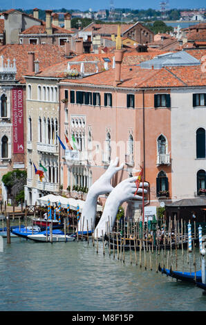 Mains géantes, Venise Banque D'Images