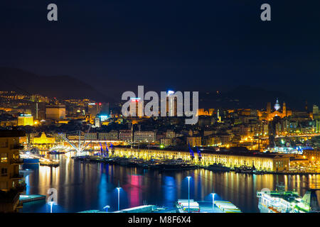 Gênes, Italie 30 Octobre 2016 - Le port de Gênes landscape at night, France , Europe Banque D'Images