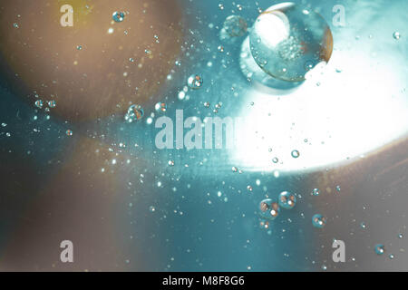 Résumé arrière-plan en couleur. Bulles et gouttes de liquide. Le concept du microcosme. Tonique. Banque D'Images