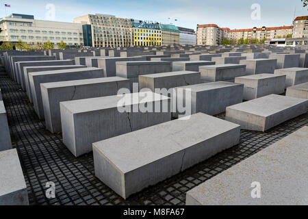 Vue sur le Mémorial aux Juifs assassinés d'Europe le 15 avril 2017 à Berlin, Allemagne. Banque D'Images