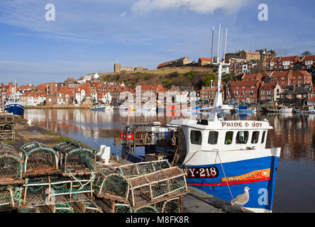 Whitby Harbour sur la rivière Esk North Yorkshire Banque D'Images