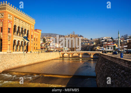 SARAJEVO, Bosnie-ERZEGOVINA - février, 16 : Vue de la Bibliothèque Nationale et Universitaire de Bosnie-Herzégovine le 16 février, 2018 Banque D'Images