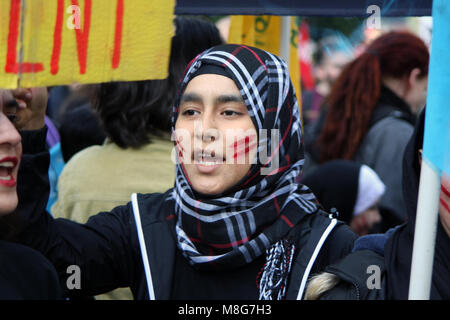 Athènes, Grèce. 17Th Mar, 2018. Des centaines de manifestants prendre part à un rassemblement à Athènes dans le cadre de la Journée internationale pour l'élimination de la discrimination raciale. Crédit : George/Panagakis Pacific Press/Alamy Live News Banque D'Images