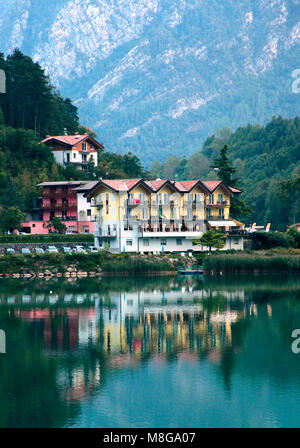 Lac de Ledro, Trento, Trentino, Italia Banque D'Images