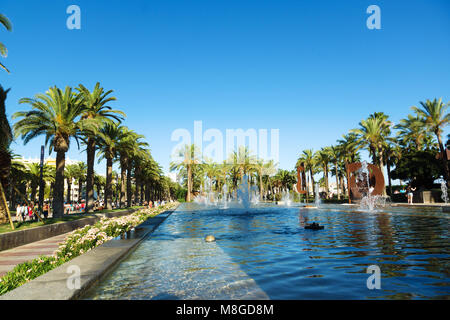 Salou, Espagne - 13 août 2017 : Salou est l'une des plus grandes villes en Espagne. Banque D'Images