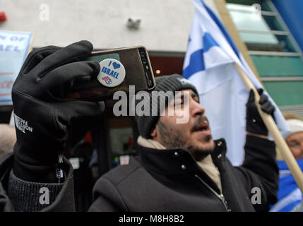 Pro-Israeli mars manifestants contre l'antisémitisme au cours d'une manifestation anti-racisme à Glasgow organisé par résister au racisme en Écosse. Banque D'Images