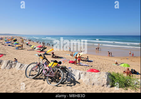 Costa da Caparica beach, près de Lisbonne. Portugal Banque D'Images