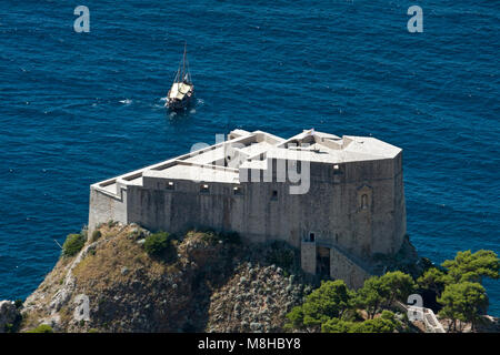 Fort Lovrijenac est une forteresse et theatre situé à l'extérieur du mur ouest de la ville de Dubrovnik en Croatie Banque D'Images