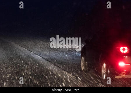 M74, Glasgow - 17 mars 2018 : UK - Les averses de neige sur l'autoroute M74, au sud de Glasgow, Écosse Crédit : Kay Roxby/Alamy Live News Banque D'Images